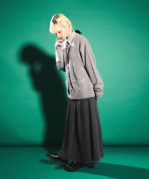 PUNYUS（プニュズ）の「切り替えプリーツデニムロングスカート（デニムスカート・レディース・ブラック系その他・1/2/3/4）」の7枚目の写真