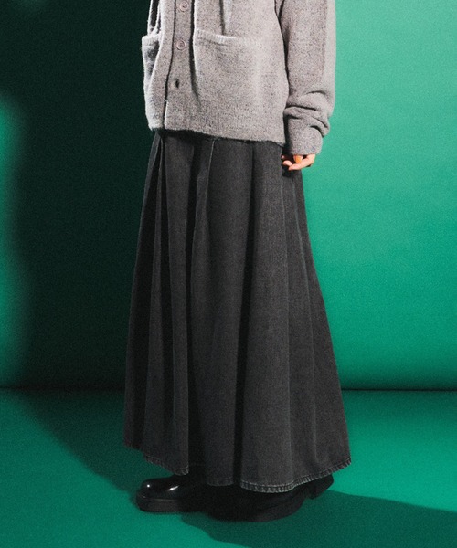 PUNYUS（プニュズ）の「切り替えプリーツデニムロングスカート（デニムスカート・レディース・ブラック系その他・1/2/3/4）」の9枚目の写真