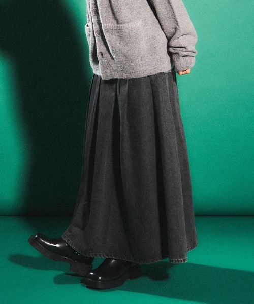 PUNYUS（プニュズ）の「切り替えプリーツデニムロングスカート（デニムスカート・レディース・ブラック系その他・1/2/3/4）」の8枚目の写真