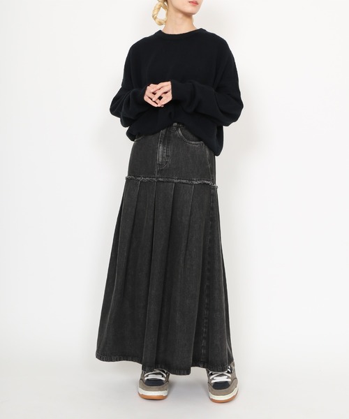 PUNYUS（プニュズ）の「切り替えプリーツデニムロングスカート（デニムスカート・レディース・ブラック系その他・1/2/3/4）」の10枚目の写真