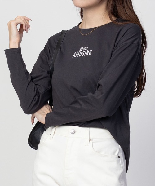 NAVY(ネイビー)の「NAVY センター刺繍 長袖Tシャツ ロンT(Tシャツ/カットソー・レディース・チャコールグレー/ピンク系その他/ブラック/オリーブ/ホワイト/ホワイト系その他・M/L)」の4枚目の写真