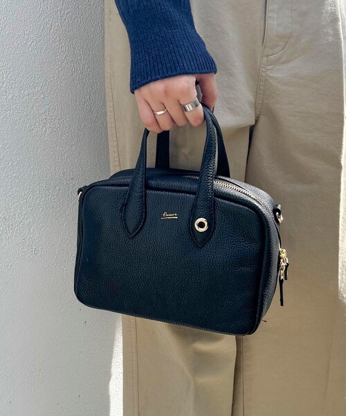 fredy emue（フレディエミュ）の「スクエアボストンショルダーバック（ボストンバッグ・レディース・シルバー/ブラック・FREE）」の2枚目の写真