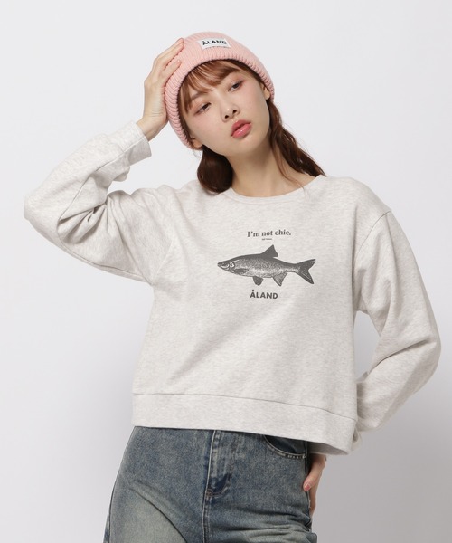 ALAND(エーランド)の「【UNISEX】ALAND/FISHグラフィックプルオーバー(スウェット・レディース・ライトグレー/チャコール/ベージュ・MEDIUM/LARGE/SMALL)」の2枚目の写真