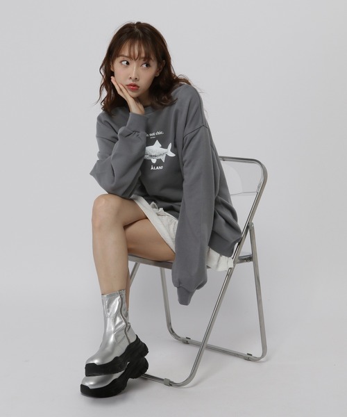 ALAND(エーランド)の「【UNISEX】ALAND/FISHグラフィックプルオーバー(スウェット・レディース・ライトグレー/チャコール/ベージュ・MEDIUM/LARGE/SMALL)」の6枚目の写真