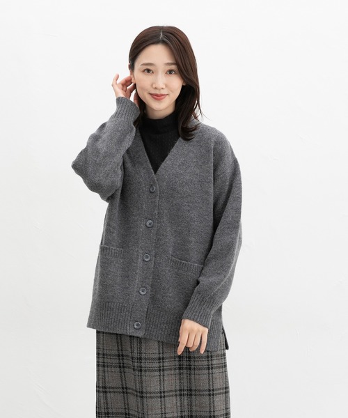 Honeys(ハニーズ)の「【ふんわりもちもち】Vネックカーデ(カーディガン/ボレロ・レディース・ピンク/ブラウン/オートミール/チャコール/ブルー・S/M/L/LL)」の15枚目の写真