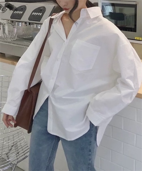 FREE STYLISTS(フリー スタイリスト)の「ゆったりサイズロングスリーブシャツ(シャツ/ブラウス・レディース・ピンク/ホワイト・FREE)」の2枚目の写真