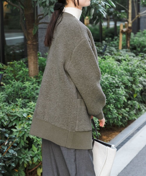 FORK&SPOON(フォークアンドスプーン)の「FORK&SPOON ブークレ接結カーディガン(カーディガン/ボレロ・レディース・モカ/チャコールグレー・1)」の4枚目の写真