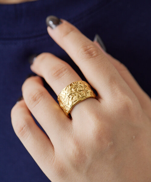 【セール】《金属アレルギー対応/ステンレス》幅広テクスチャーリング（リング）｜ear PAPILLONNER（イアパピヨネ） 5,236円