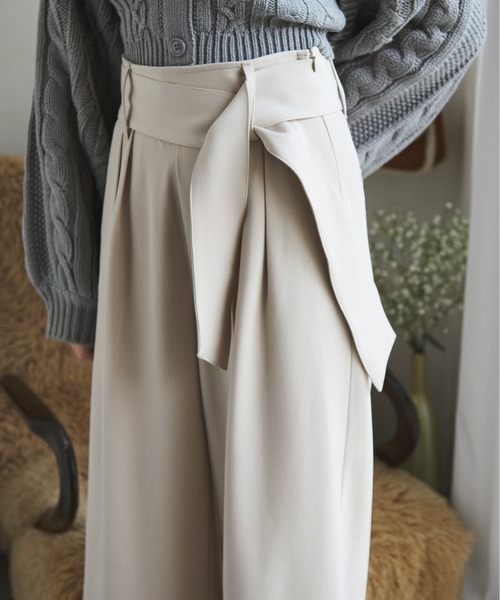 loin nuit(ロワンニュイ)の「waist belt wide pants / ウエストベルトワイドパンツ(スラックス・レディース・グレー/アイボリー・FREE)」の8枚目の写真
