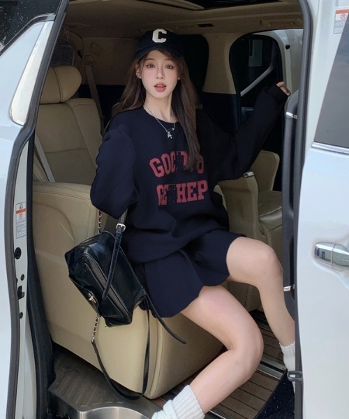 LAC-VERT（ラック・ヴェール）の「スウェット+プリーツスカートセットアップ【動画あり】（セットアップ・レディース・グレー/ネイビー/ホワイト・LARGE/MEDIUM）」の9枚目の写真