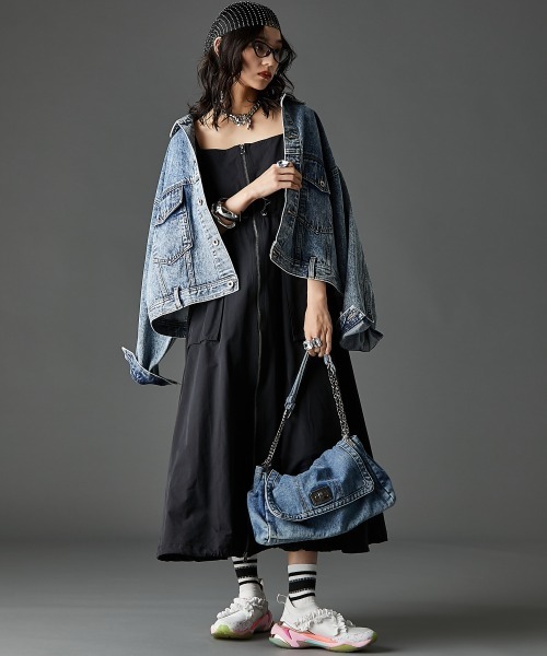 GEVS.（ジェイヴィス）の「綿100％ビッグシルエットデニムジャケット ＜大きいサイズ有＞GEVS.（デニムジャケット・レディース・グレー系/ブルー系・M/L/LL/3L/4L/5L）」の17枚目の写真