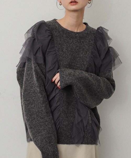 SENSE OF PLACE by URBAN RESEARCH(センスオブプレイスバイアーバンリサーチ)の「チュールドッキングフリルセーター(ニット/セーター・レディース・ブルー/チャコールグレー/ベージュ・ONE)」の2枚目の写真