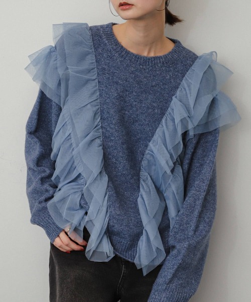 SENSE OF PLACE by URBAN RESEARCH(センスオブプレイスバイアーバンリサーチ)の「チュールドッキングフリルセーター(ニット/セーター・レディース・ブルー/チャコールグレー/ベージュ・ONE)」の1枚目の写真