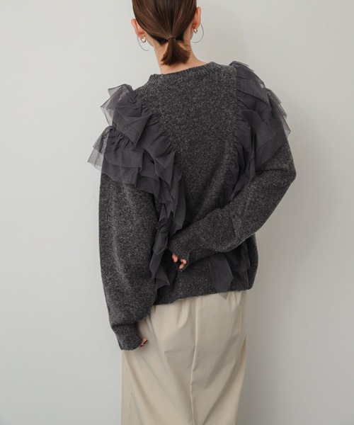 SENSE OF PLACE by URBAN RESEARCH(センスオブプレイスバイアーバンリサーチ)の「チュールドッキングフリルセーター(ニット/セーター・レディース・ブルー/チャコールグレー/ベージュ・ONE)」の6枚目の写真