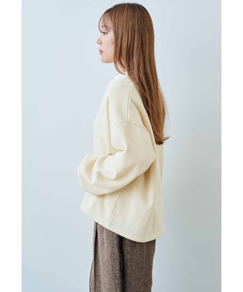 IEDIT（イディット）の「ＩＥＤＩＴ　裏起毛キーネックスウェットとロンＴのレイヤードセット（スウェット・レディース・ネイビー/ライトベージュ・M/L/LL/3L/S/4L）」の11枚目の写真