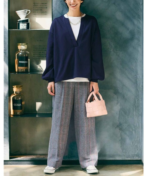 IEDIT（イディット）の「ＩＥＤＩＴ　裏起毛キーネックスウェットとロンＴのレイヤードセット（スウェット・レディース・ネイビー/ライトベージュ・M/L/LL/3L/S/4L）」の13枚目の写真