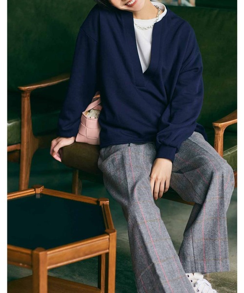 IEDIT（イディット）の「ＩＥＤＩＴ　裏起毛キーネックスウェットとロンＴのレイヤードセット（スウェット・レディース・ネイビー/ライトベージュ・M/L/LL/3L/S/4L）」の15枚目の写真