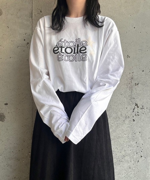merrylatte(メリーラテ)の「スタープリントロングTシャツ(Tシャツ/カットソー・レディース・ホワイト・MEDIUM)」の1枚目の写真