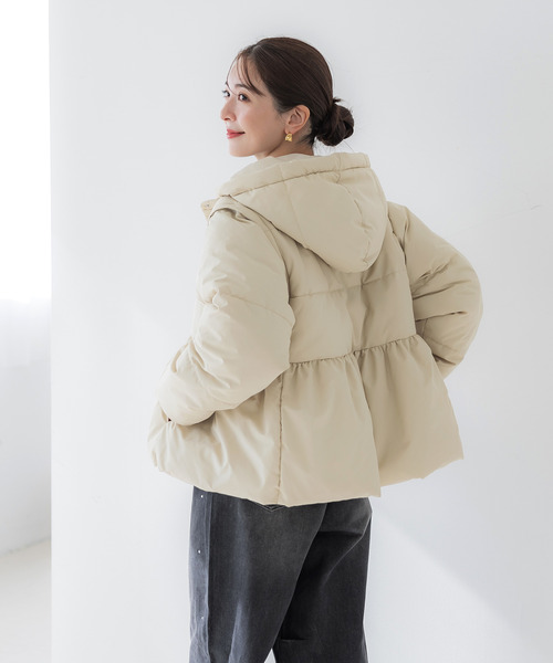 coca(coca)(コカ)の「ギャザー中綿アウター(ブルゾン・レディース・ライトベージュ/アイボリー/ブラック・M/L)」の6枚目の写真