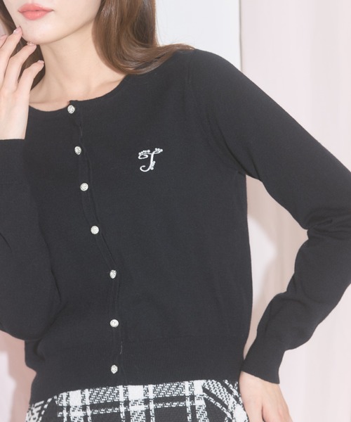 tocco closet（トッコ　クローゼット）の「【ZOZO限定】tocco closetロゴエンブロイダリー×ビジューパールカーディガン（カーディガン/ボレロ・レディース・オフホワイト/ボルドー/ブラック・M）」の2枚目の写真