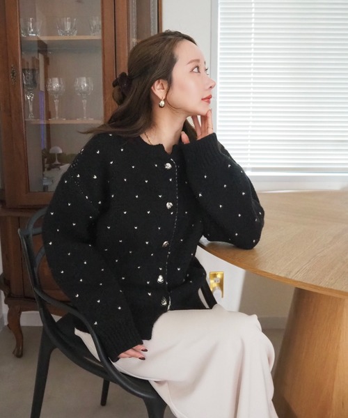 LAULEN(ローレン)の「small heart pattern knit cardigan /ハート柄 ニット カーディガン(カーディガン/ボレロ・レディース・ブラック/アイボリー・FREE)」の2枚目の写真