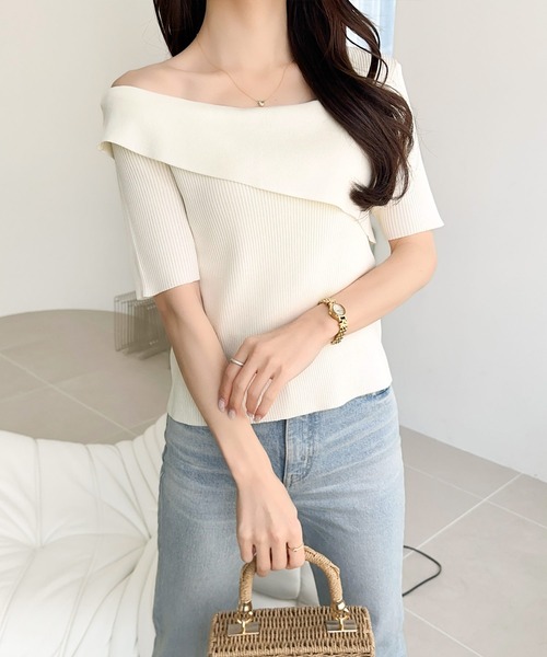 mily bilet(ミウィビレット)の「【mily bilet】この夏華やかさと個性をプラス。アシンメトリーオフショル2WAY半袖サマーリブニット(Tシャツ/カットソー・レディース・グレー/アイボリー/ブラック・LARGE/X-LARGE/SMALL/MEDIUM)」の7枚目の写真