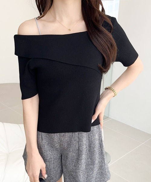 mily bilet(ミウィビレット)の「【mily bilet】この夏華やかさと個性をプラス。アシンメトリーオフショル2WAY半袖サマーリブニット(Tシャツ/カットソー・レディース・グレー/アイボリー/ブラック・LARGE/X-LARGE/SMALL/MEDIUM)」の14枚目の写真