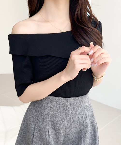 mily bilet(ミウィビレット)の「【mily bilet】この夏華やかさと個性をプラス。アシンメトリーオフショル2WAY半袖サマーリブニット(Tシャツ/カットソー・レディース・グレー/アイボリー/ブラック・LARGE/X-LARGE/SMALL/MEDIUM)」の15枚目の写真