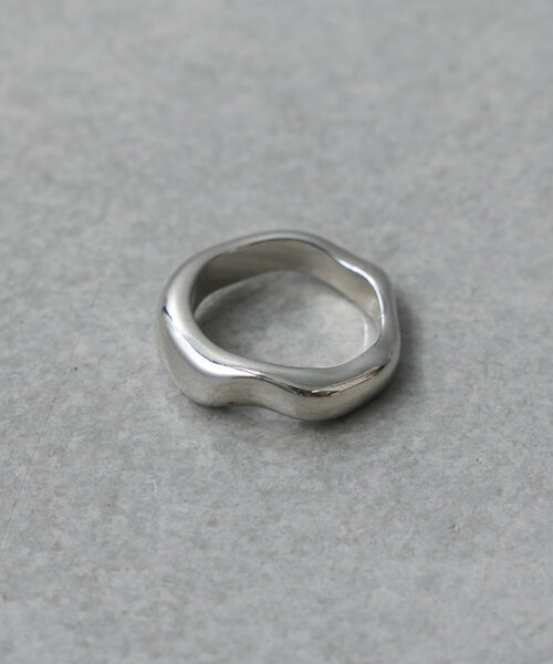 Actually（アクチュアリー）の「nuance wave ring（リング・レディース・シルバー・0）」の3枚目の写真