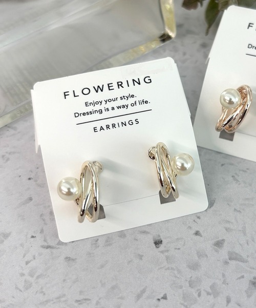 Flowering(フラワーリング)の「ニュアンスライン×パール/イヤリング(イヤリング・レディース・ピンクゴールド/シャンパン・FREE)」の2枚目の写真