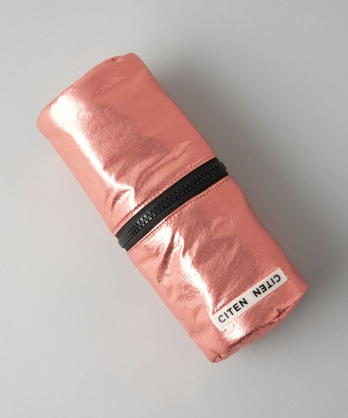 CITEN(シテン)の「<CITEN>CITENパフスタンドペンケース(ステーショナリー・レディース・ピンク/シルバー/ブラック/ダークグレー・FREE)」の3枚目の写真