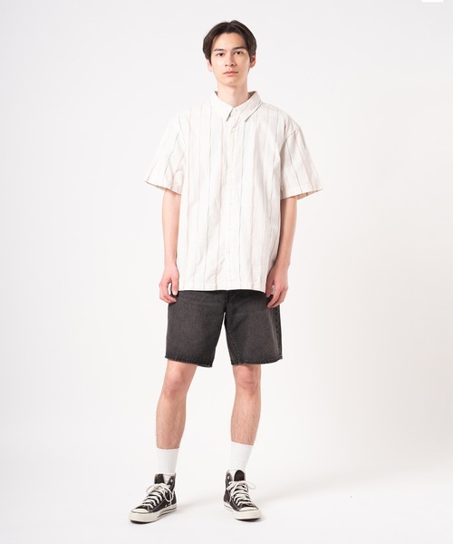 Levi's(リーバイス)の「Levi's/リーバイス ボックスシルエット クロップド Tシャツ(シャツ/ブラウス・メンズ・ホワイト・XL/L/M/S)」の4枚目の写真