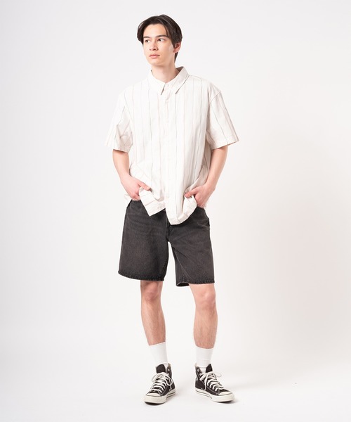 Levi's(リーバイス)の「Levi's/リーバイス ボックスシルエット クロップド Tシャツ(シャツ/ブラウス・メンズ・ホワイト・XL/L/M/S)」の5枚目の写真