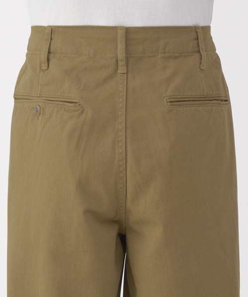 無印良品（ムジルシリョウヒン）の「紳士　洗いざらしチノワイドパンツ（チノパンツ・メンズ・ダークベージュ/カーキ系/ブラック・73/76/82/85/79）」の16枚目の写真
