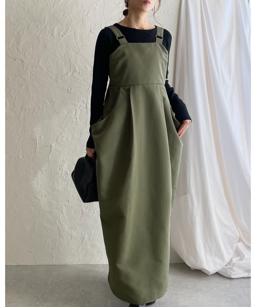 She's Closet（シーズクローゼット）の「ハイウエストタックサイドポケットロングジャンパースカートワンピース（ジャンパースカート・レディース・アイボリー/カーキ/ブラック・FREE）」の9枚目の写真