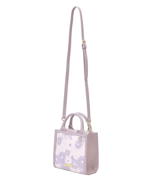 Maison de FLEUR(メゾンドフルール)の「フラワーレース2Wayスクエアトートバッグ(トートバッグ・レディース・ラベンダー/アイボリー・FREE)」の6枚目の写真