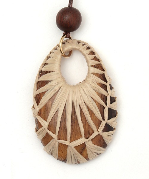 チチカカ（チチカカ）の「スレッドカバーネックレス（ネックレス・レディース・ベージュ/オレンジ/ブルー・FREE）」の8枚目の写真