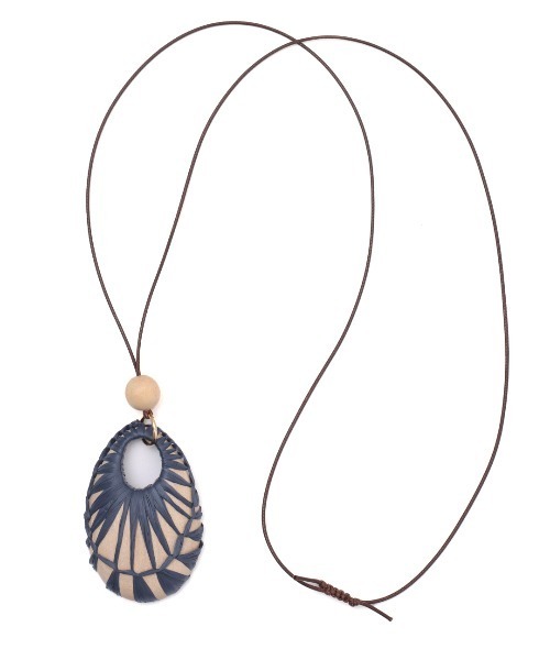 チチカカ（チチカカ）の「スレッドカバーネックレス（ネックレス・レディース・ベージュ/オレンジ/ブルー・FREE）」の6枚目の写真