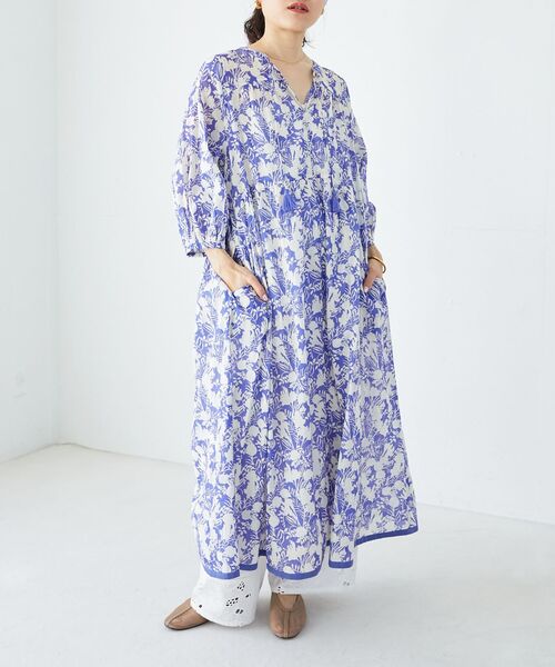 le.coeur blanc（ルクールブラン）の「Fanaka別注バイカラーフラワーワンピース（ワンピース・レディース・ブルー/ブラック・38）」の6枚目の写真