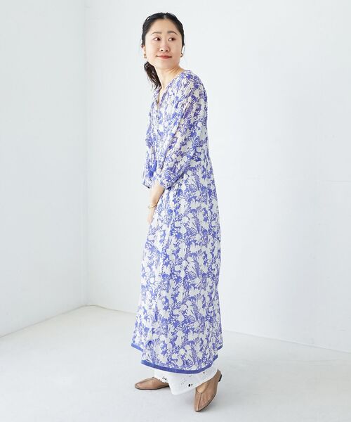 le.coeur blanc（ルクールブラン）の「Fanaka別注バイカラーフラワーワンピース（ワンピース・レディース・ブルー/ブラック・38）」の7枚目の写真