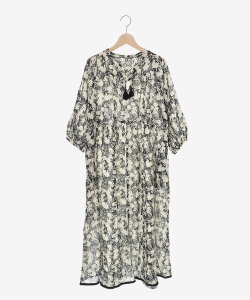 le.coeur blanc（ルクールブラン）の「Fanaka別注バイカラーフラワーワンピース（ワンピース・レディース・ブルー/ブラック・38）」の16枚目の写真