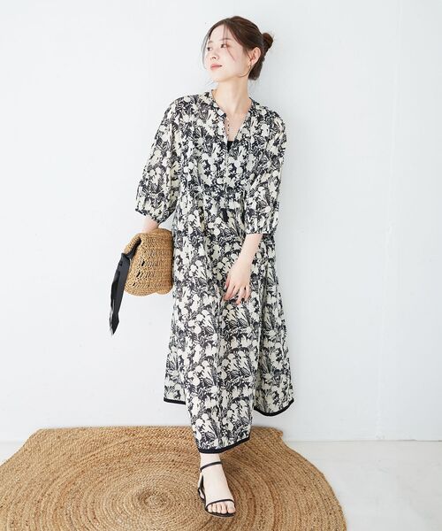 le.coeur blanc（ルクールブラン）の「Fanaka別注バイカラーフラワーワンピース（ワンピース・レディース・ブルー/ブラック・38）」の22枚目の写真