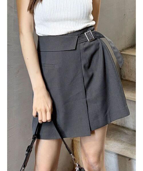 MURUA（ムルーア）の「【セットアップ対応】サイドベルトラップライクミニスカート（スカート・レディース・ブルー/ブラック/ダークグレー/ベージュ・1/2）」の3枚目の写真