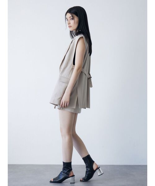 MURUA（ムルーア）の「【セットアップ対応】サイドベルトラップライクミニスカート（スカート・レディース・ブルー/ブラック/ダークグレー/ベージュ・1/2）」の13枚目の写真