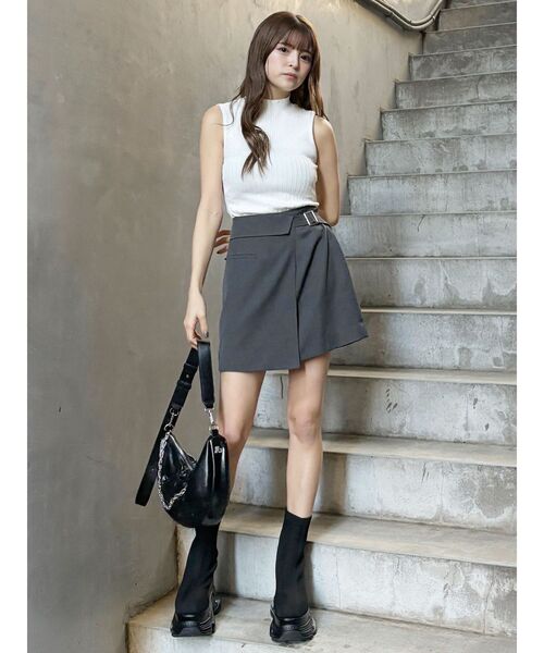 MURUA（ムルーア）の「【セットアップ対応】サイドベルトラップライクミニスカート（スカート・レディース・ブルー/ブラック/ダークグレー/ベージュ・1/2）」の16枚目の写真