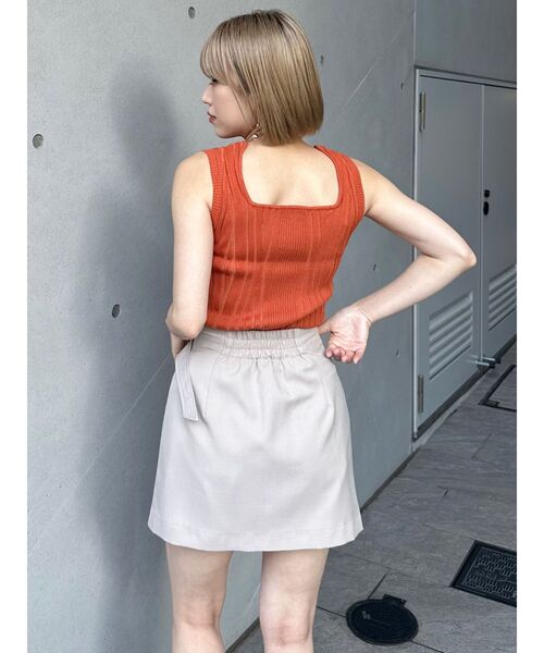 MURUA（ムルーア）の「【セットアップ対応】サイドベルトラップライクミニスカート（スカート・レディース・ブルー/ブラック/ダークグレー/ベージュ・1/2）」の5枚目の写真