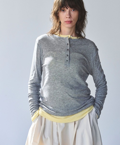 N.O.R.C(ノーク)の「TENCEL WOOL ヘンリーネックトップス(ニット/セーター・レディース・イエロー/グレー/ブラック/サックスブルー・フリー)」の3枚目の写真