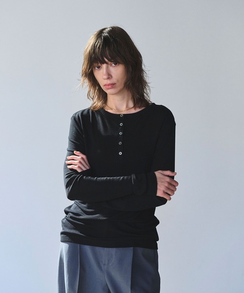 N.O.R.C(ノーク)の「TENCEL WOOL ヘンリーネックトップス(ニット/セーター・レディース・イエロー/グレー/ブラック/サックスブルー・フリー)」の22枚目の写真
