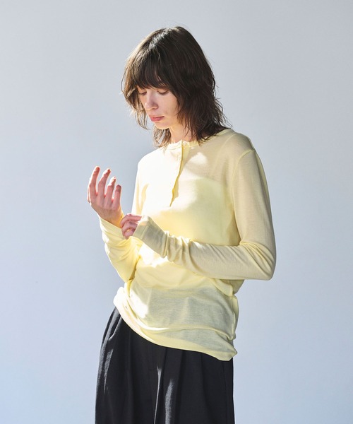 N.O.R.C(ノーク)の「TENCEL WOOL ヘンリーネックトップス(ニット/セーター・レディース・イエロー/グレー/ブラック/サックスブルー・フリー)」の5枚目の写真