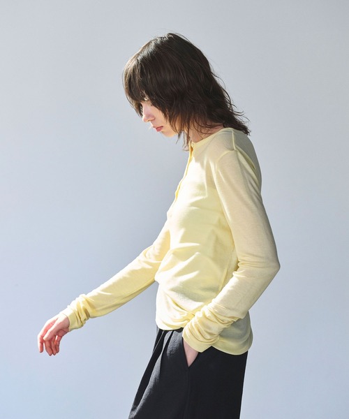 N.O.R.C(ノーク)の「TENCEL WOOL ヘンリーネックトップス(ニット/セーター・レディース・イエロー/グレー/ブラック/サックスブルー・フリー)」の8枚目の写真